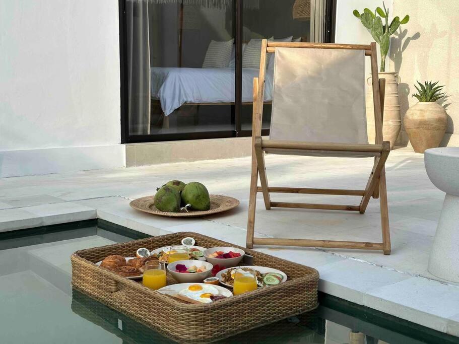 Villa Efire-3 bedroom with pool - Bed and Breakfast Seminyak