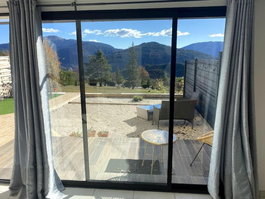 Cocon Parc Verdon, magnifique vue lac et montagnes - B&B