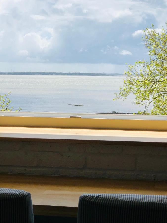 Face à la mer, bel appartement - B&B