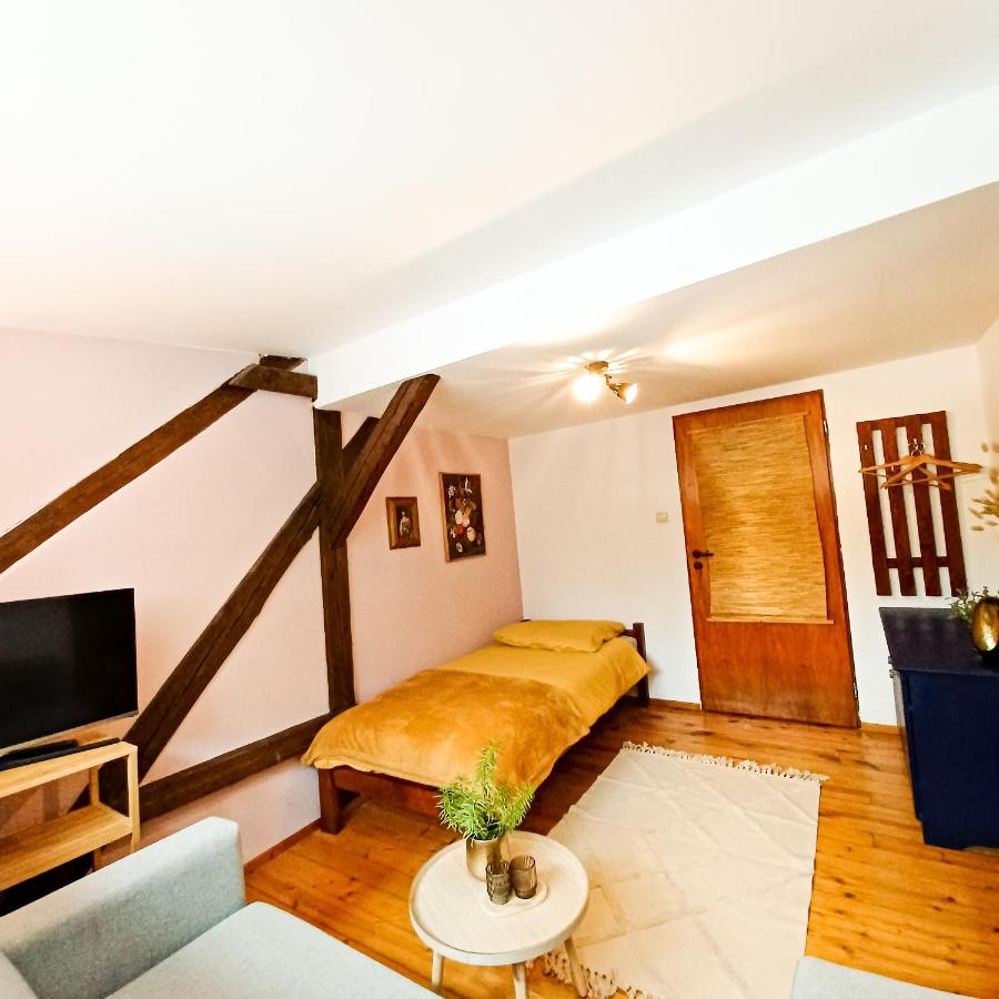 Zweibettzimmer mit eigenem Bad