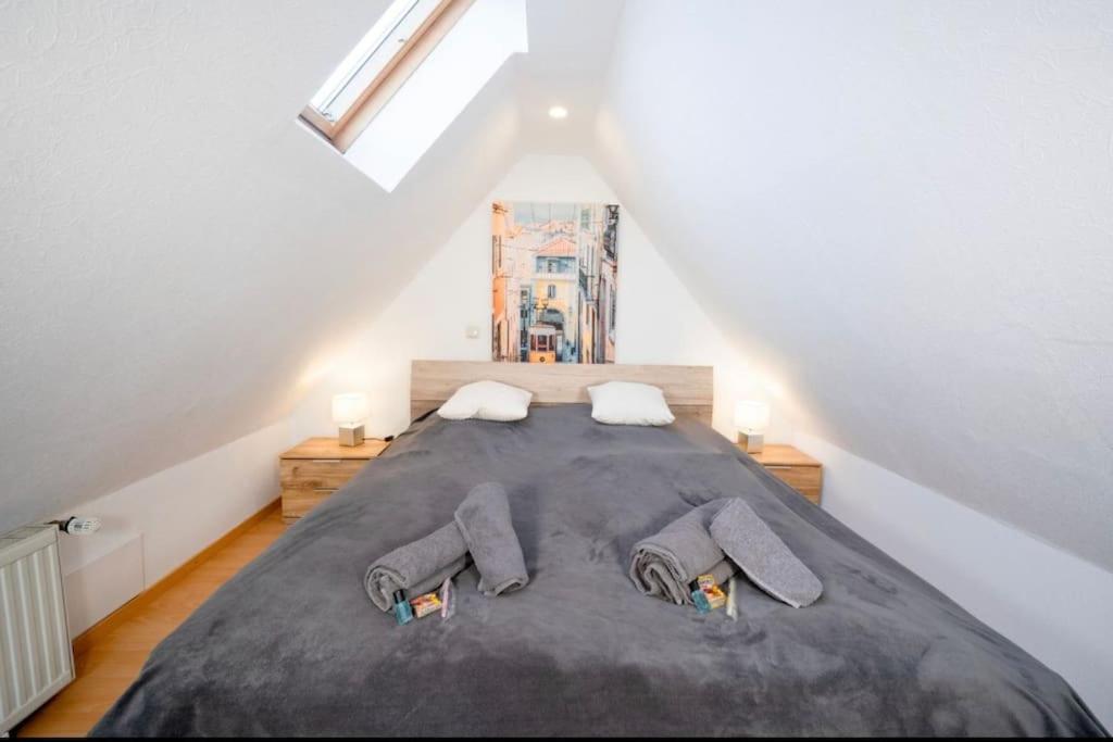 B&B Stade - Zentrale Maisonette-Wohnung mit Whirlpool & Balkon - Bed and Breakfast Stade