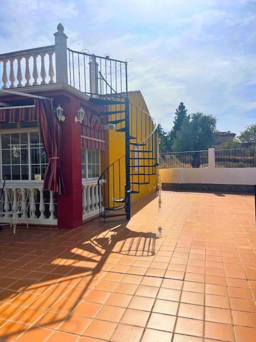Home4u Casa con jardín en Ogijares - B&B Ogíjares