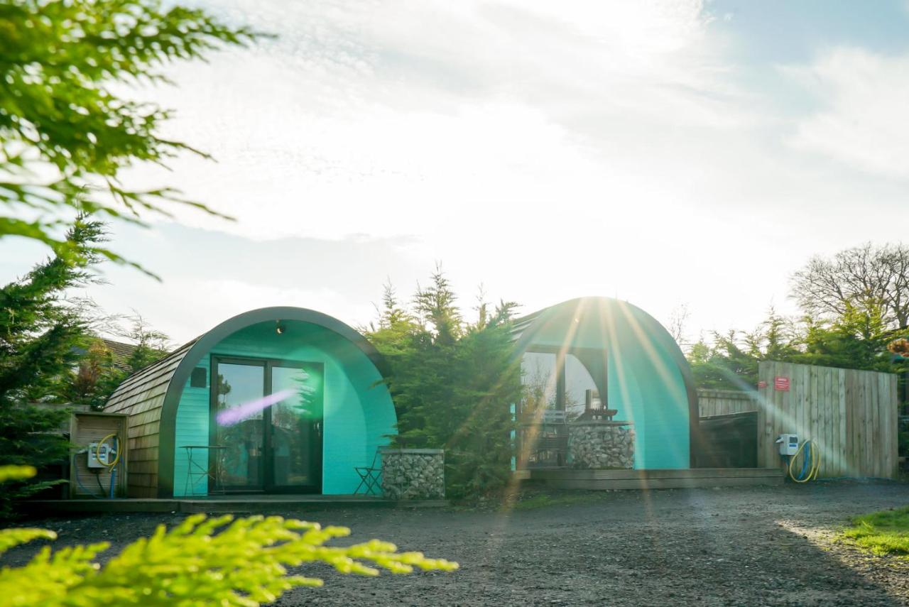 B&B Frodsham - Original Glamping Pod with Hot Tub - Bed and Breakfast Frodsham