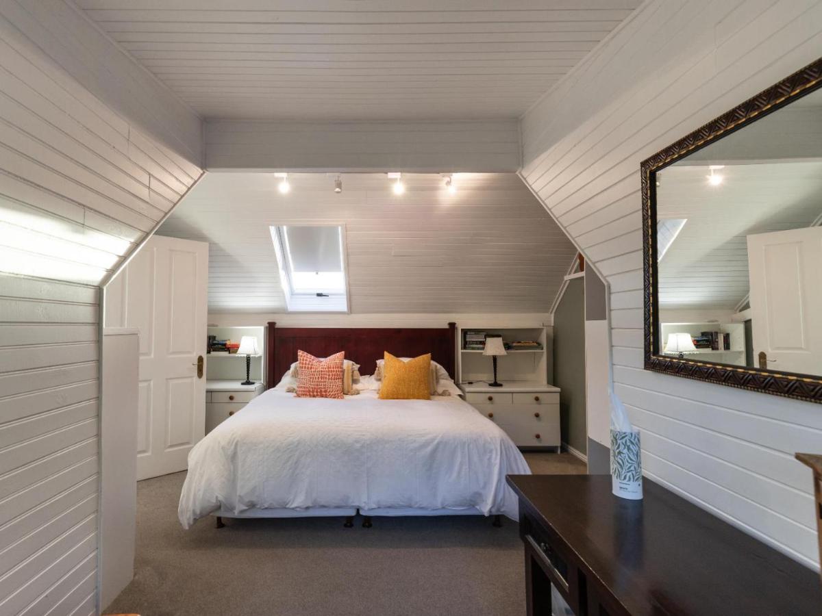 Suite with Mountain View