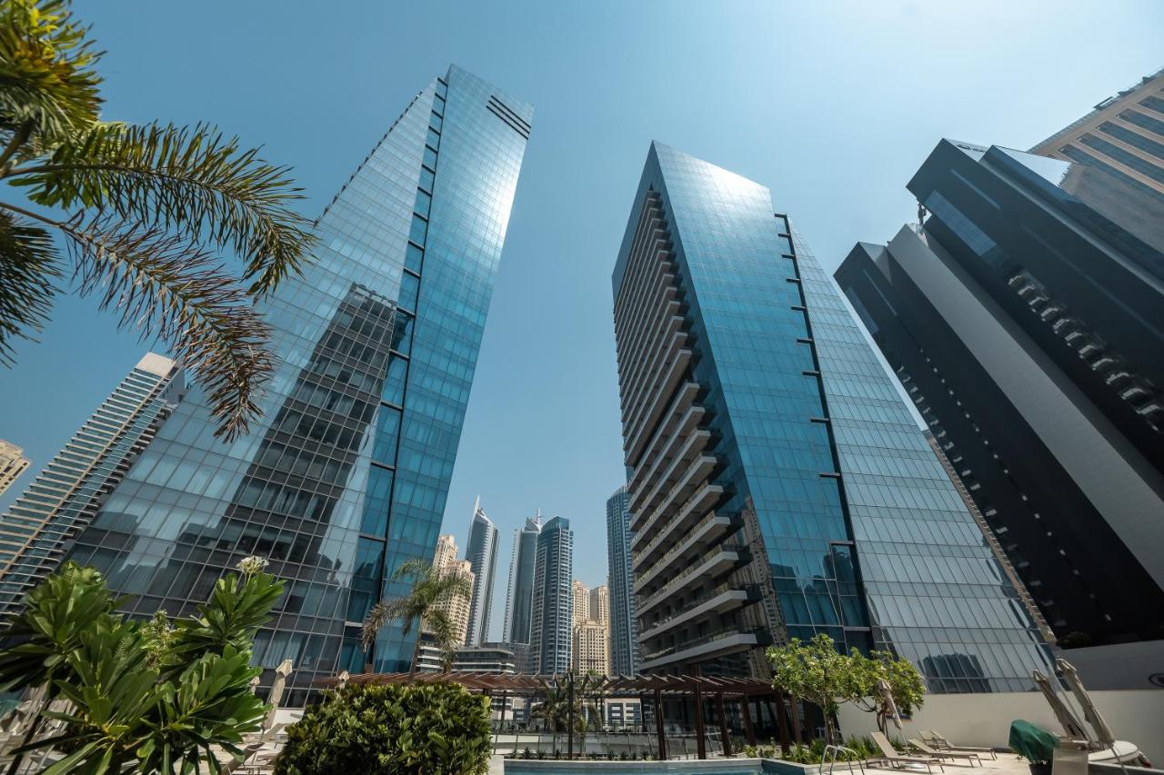 Luton Vacation Homes -Silverene Tower Full marina view ,Dubai Marina A50AB7 - B&B