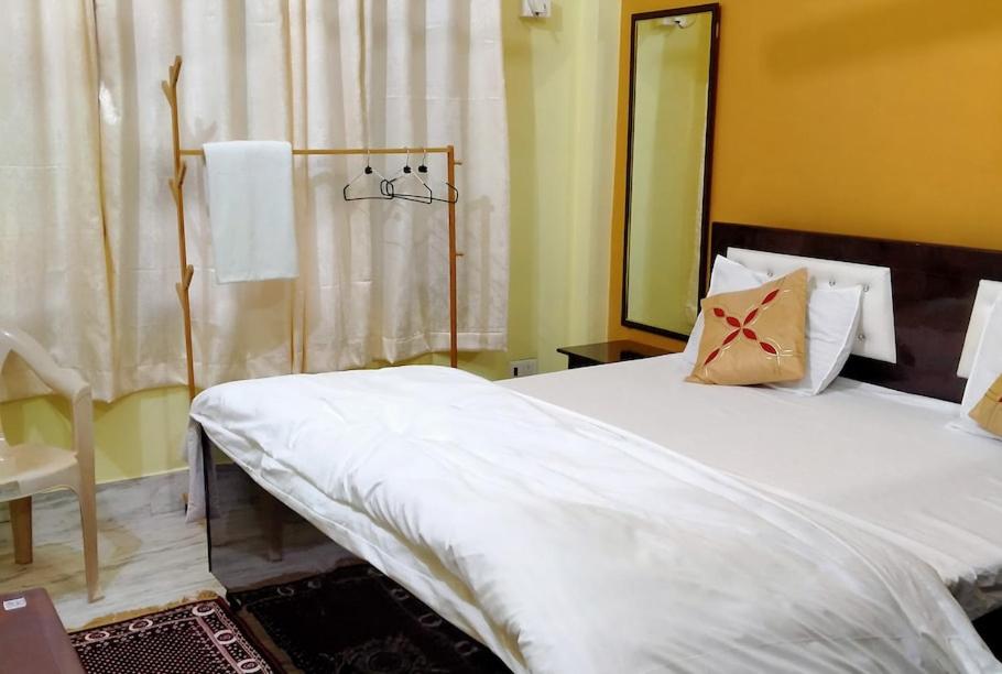 B&B Ayodhya - DivyAashray - A Blissful Homestay - Bed and Breakfast Ayodhya