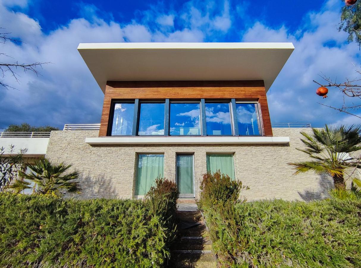 Luxury Apartment with Private Pool - B&B