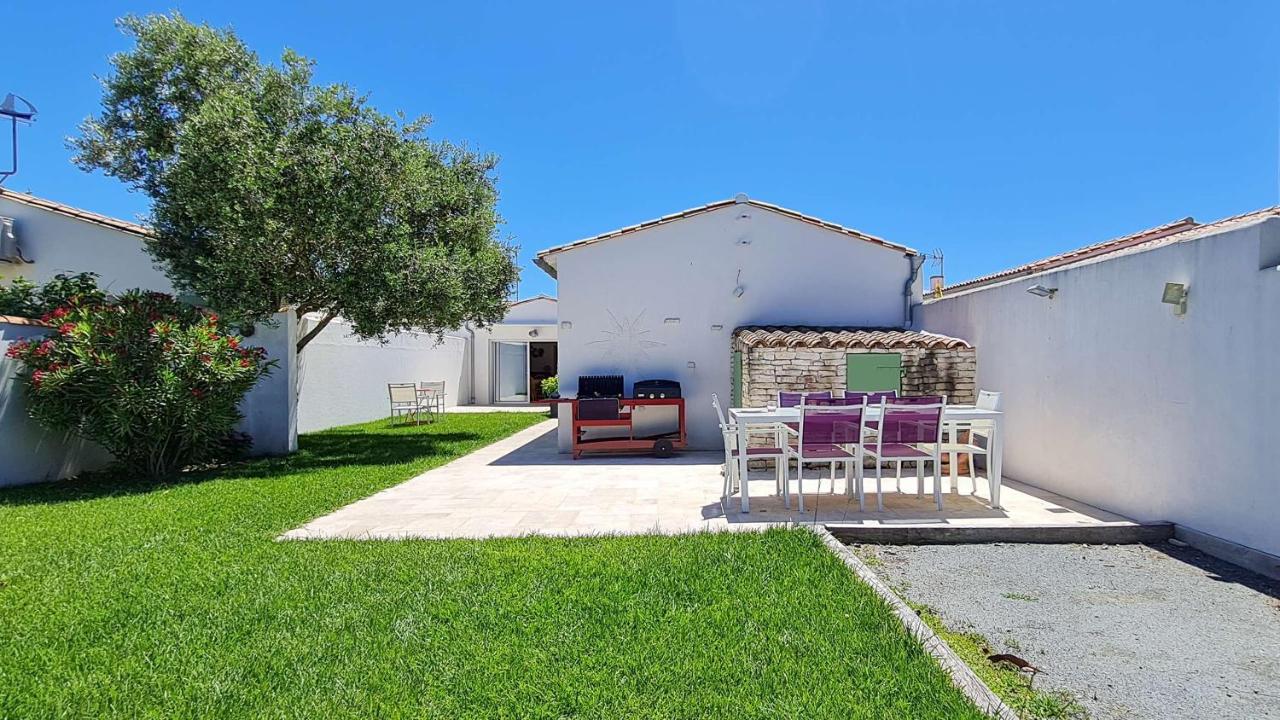 Superbe villa avec piscine chauffée, boulodrome et parking - B&B
