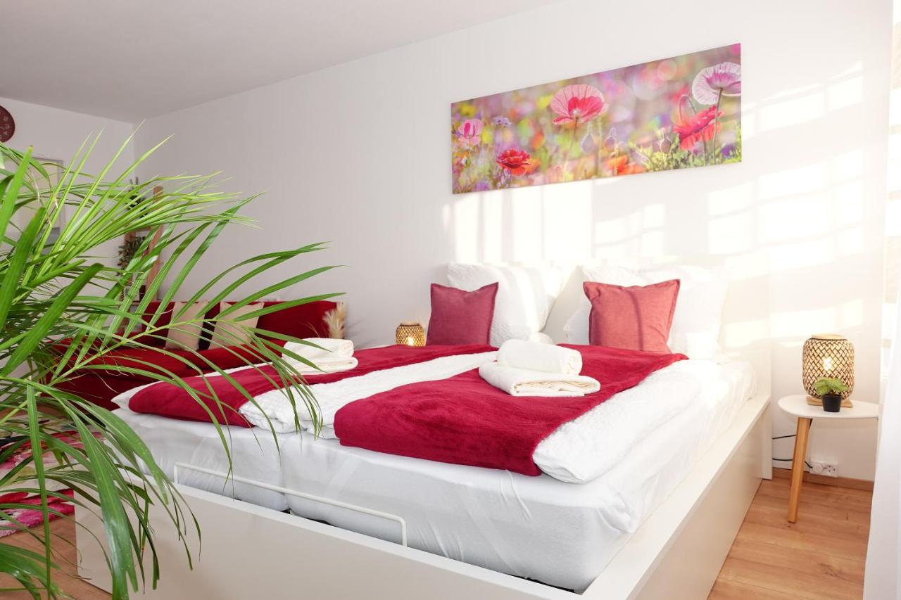 B&B Scheidegg - RELAX-RED mit Pool und Sauna - Bed and Breakfast Scheidegg