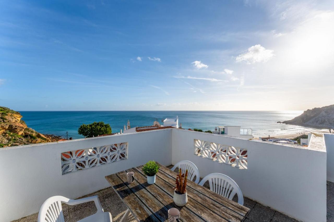 B&B Burgau - Comfy Flat W/ Rooftop Beach View by LovelyStay - Bed and Breakfast Burgau