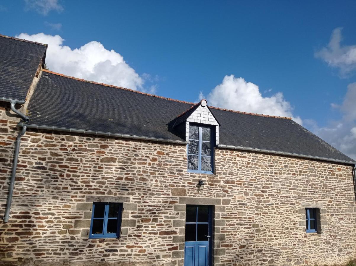 Gîte de la Blanche Hermine, 8 personnes, classé 3 étoiles, proche Mont St Michel - B&B