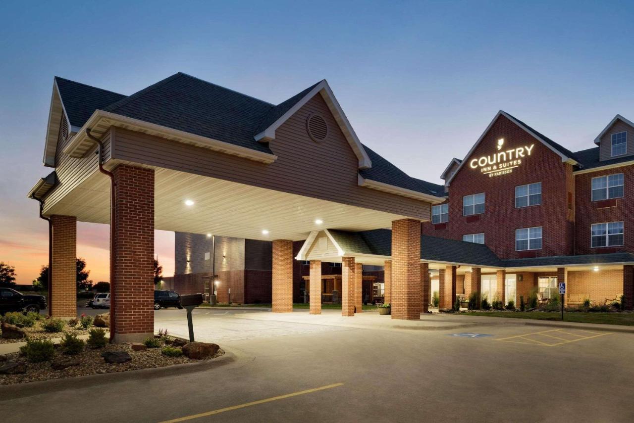 B&B Coralville - Country Inn & Suites by Radisson, Coralville, IA - Bed and Breakfast Coralville
