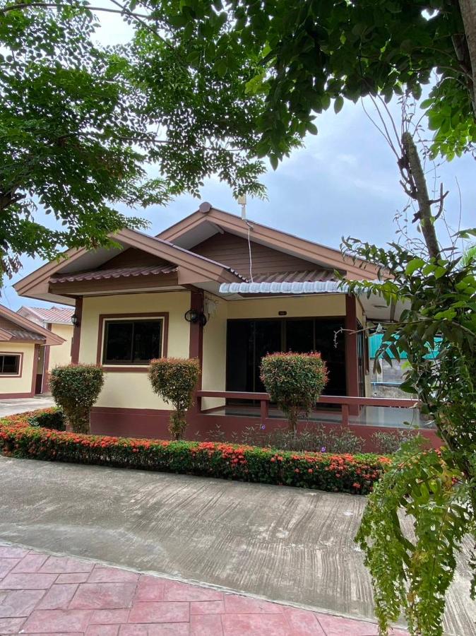 Phuvieng Resort Chiangsaen - B&B
