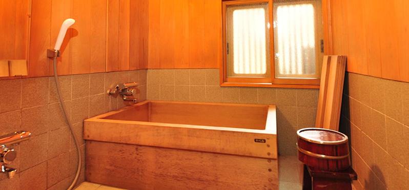 Japanese-Style Room (12+8 Tatami)【庭園特別室】