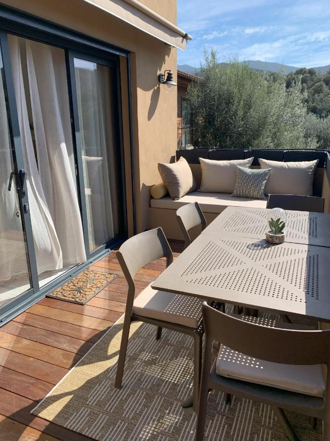 King Studio with Sofa Bed