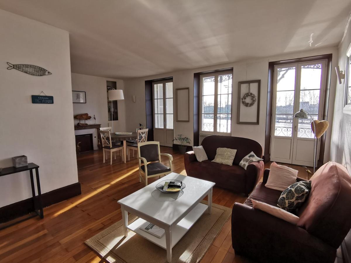 Appart Gîte Les Oiseaux- face Loire Quai du Châtelet - B&B Orléans