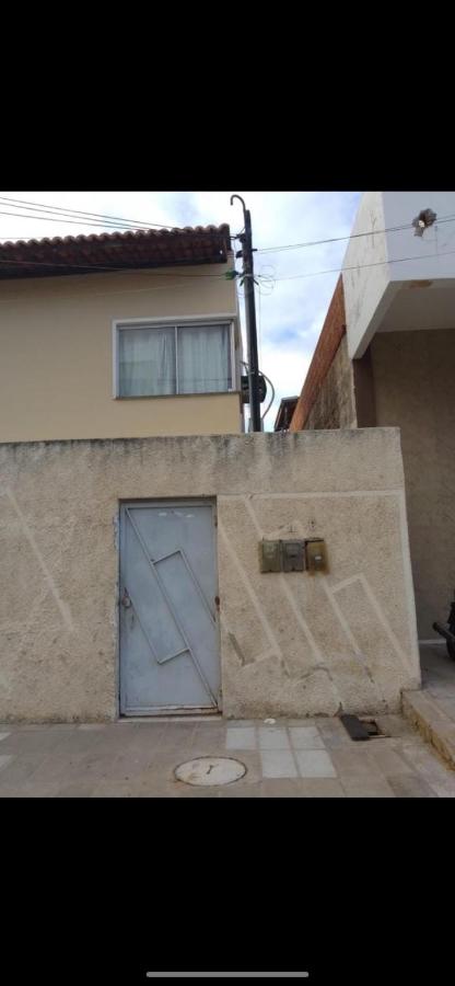 Kitnet na casa central - Bed and Breakfast