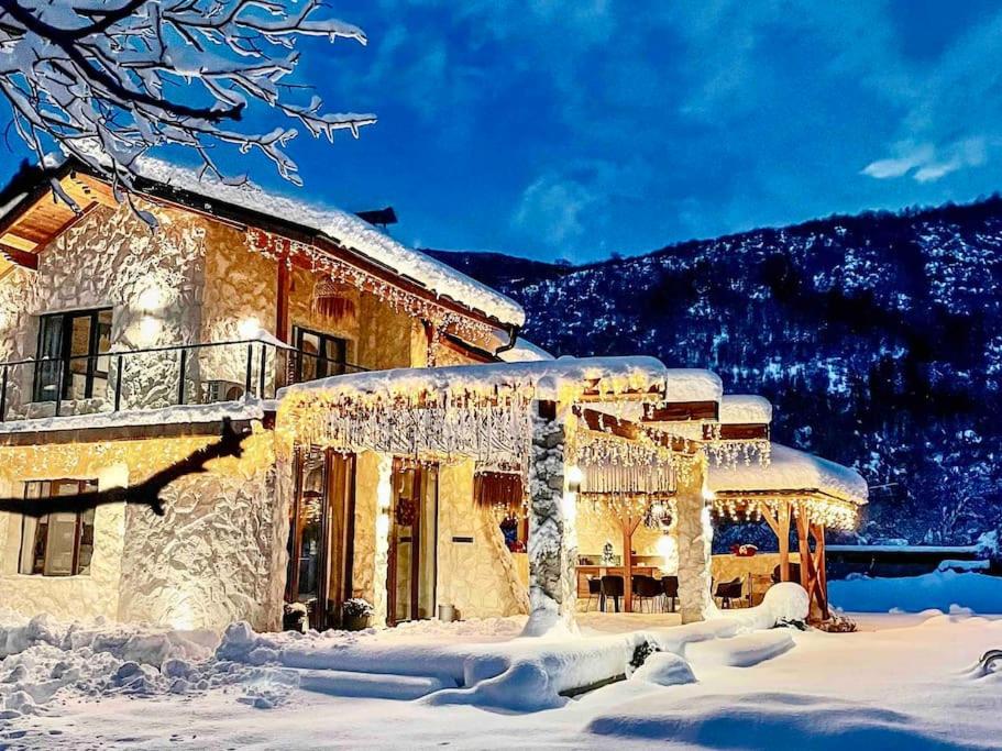 Valmont Luxury Chalet - B&B Glozhene