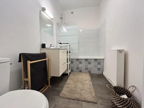 Maison Lille à 50m du métro - B&B