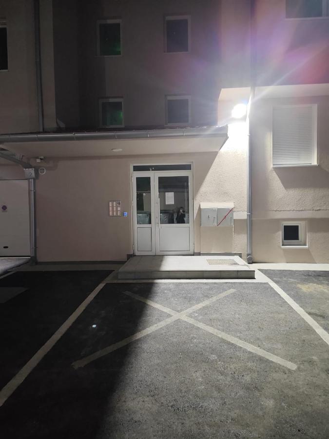 City Vibe - Ferienwohnung Obrenovac