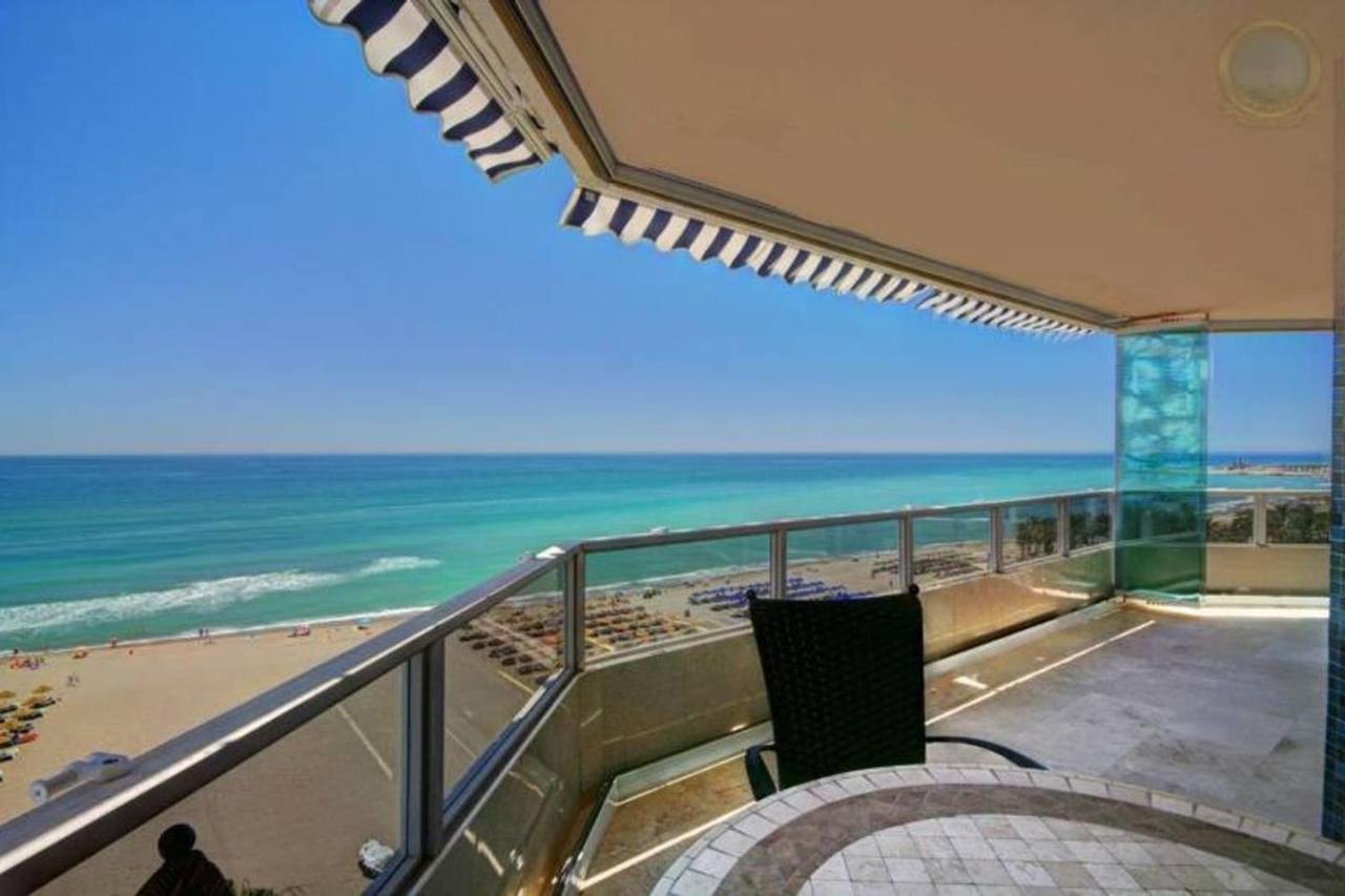 Luxury Suite Penthouse 4 bedrooms facing the sea - B&B Torremolinos