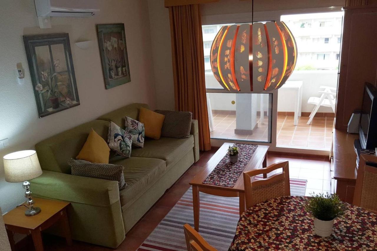 Benalbeach Apartment with Side Sea Views - B&B Benalmádena