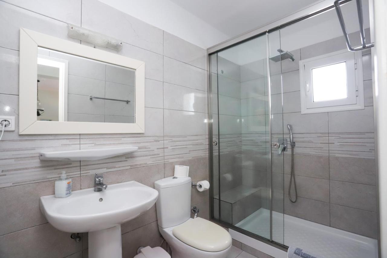 One-Bedroom Apartment Partial Sea view