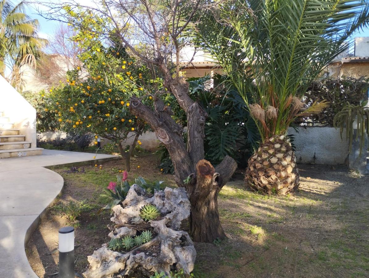 Camera Matrimoniale con Vista Giardino