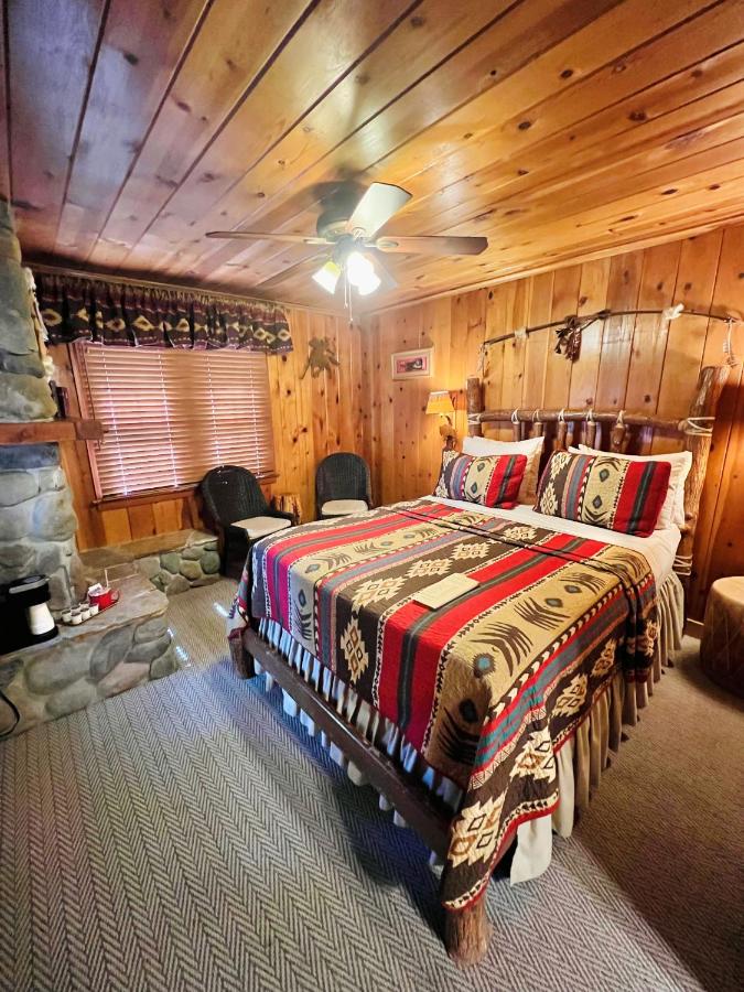 Queen Studio - Tahoe Teepee