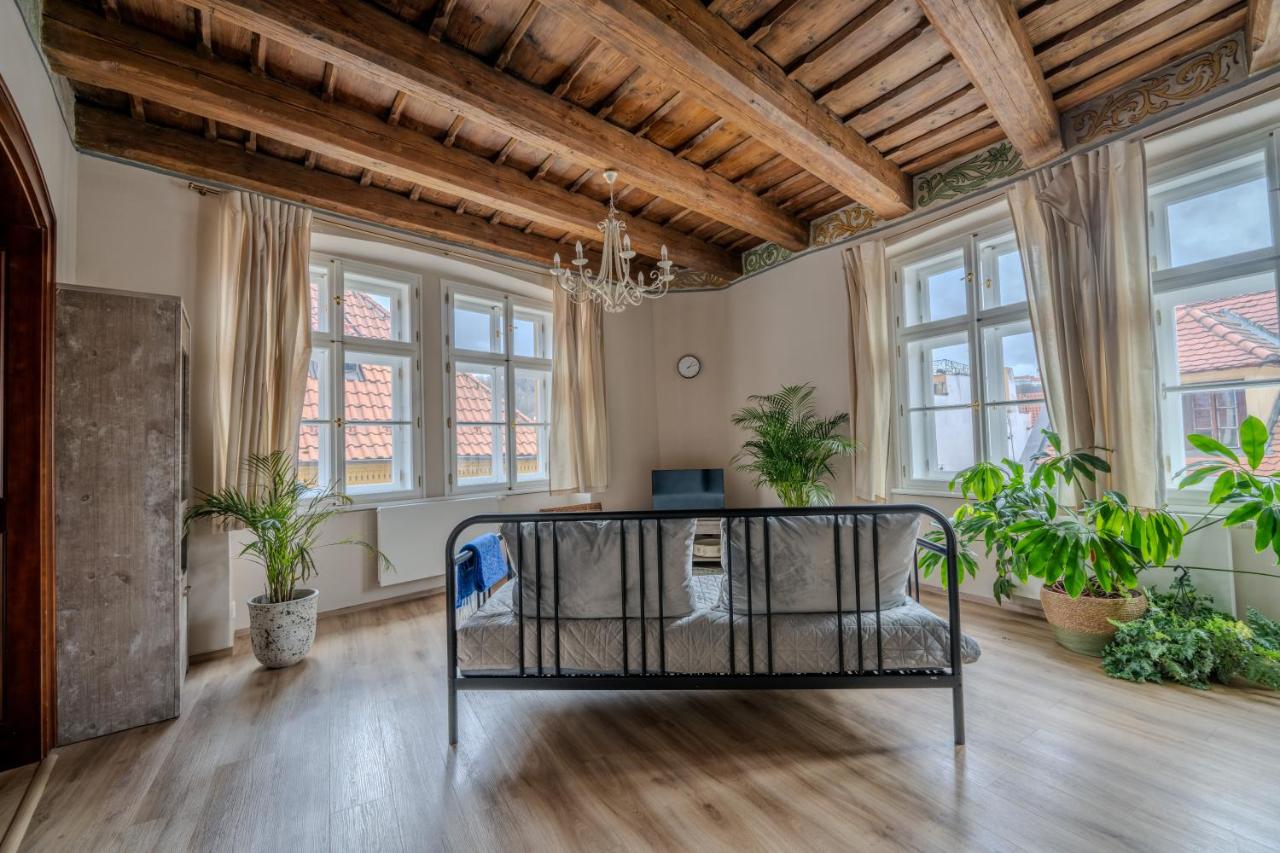 Charles Bridge Prague Apartment - B&B Prague