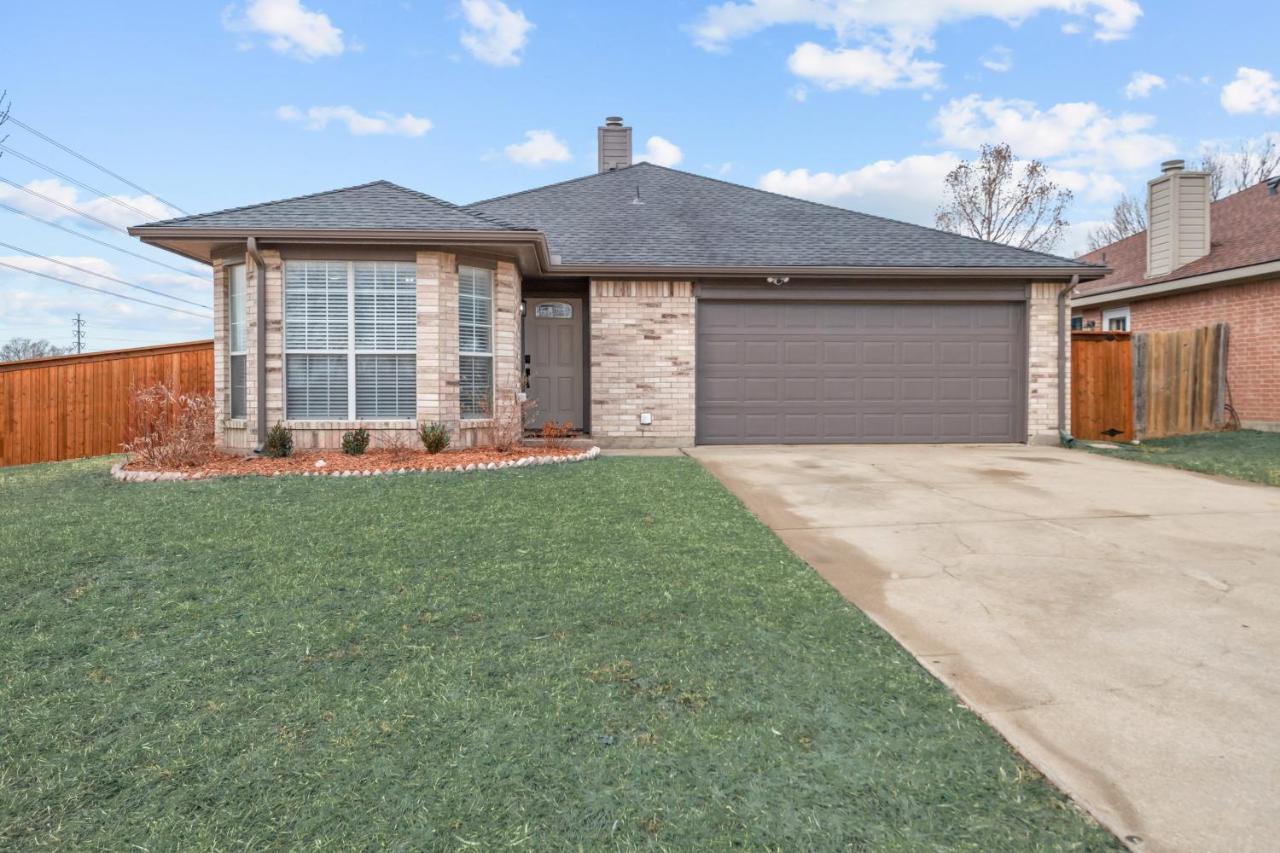 Modern Home Close to It All in DFW Texas! - B&B