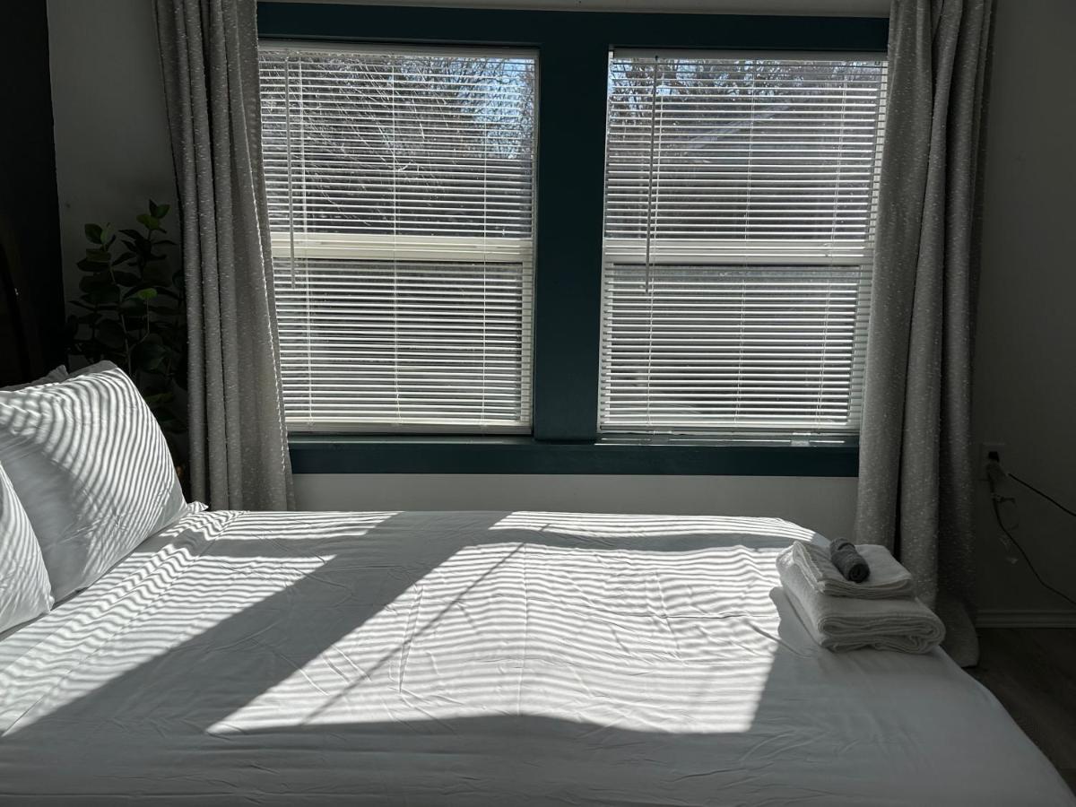Paseo Nook Studio Private Entry & Parking #34b - B&B