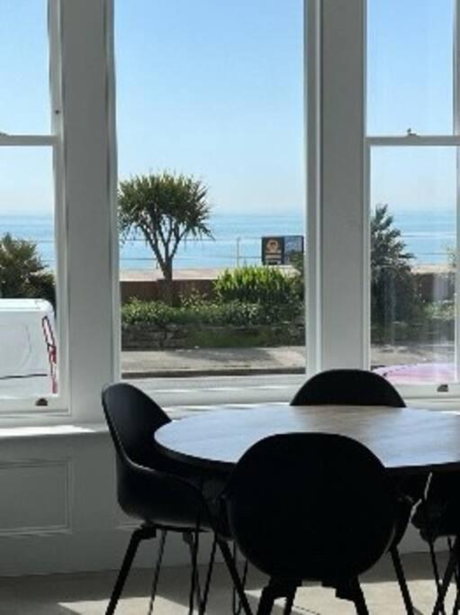 3 Bedroom, 3 bathroom large flat with sea views! - B&B Hastings