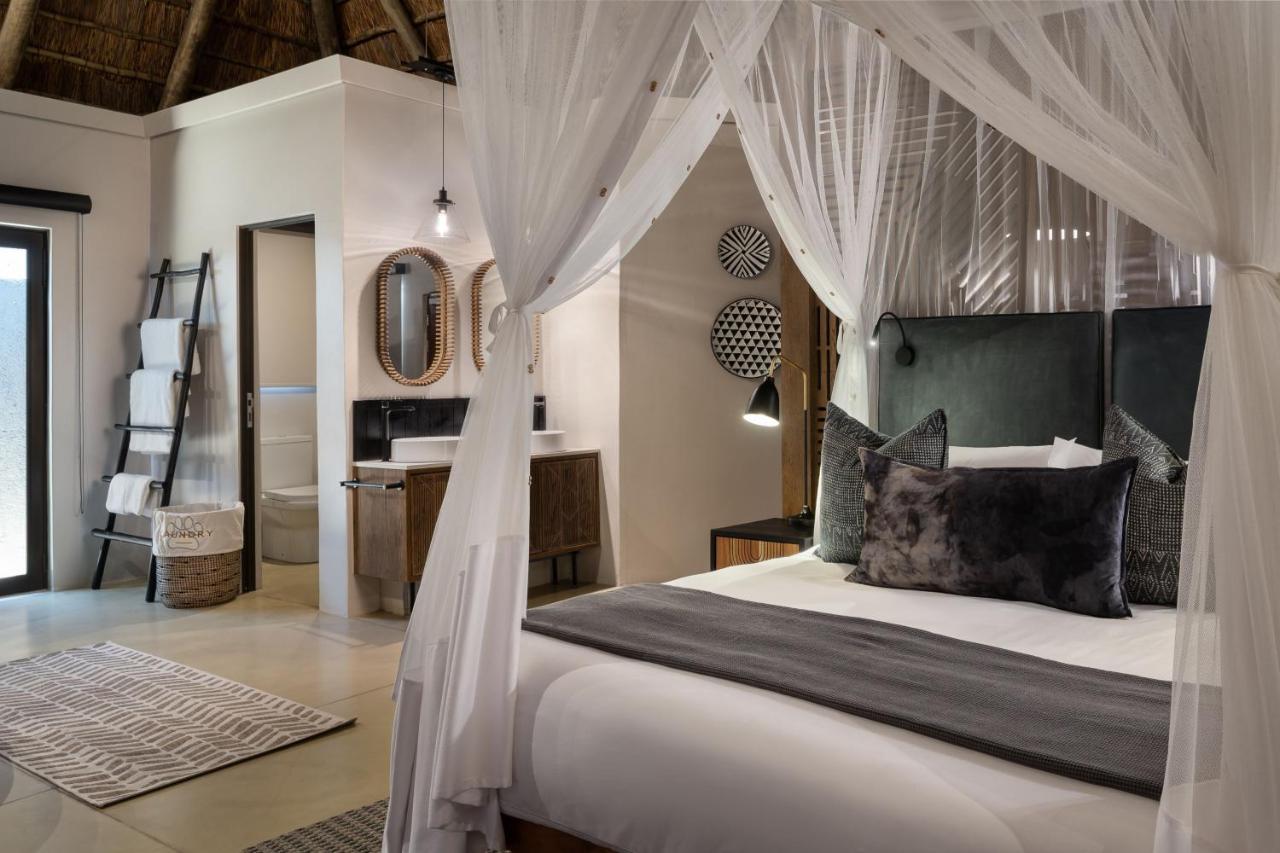 Suite mit Kingsize-Bett, Balkon und Tauchbecken - Flussblick