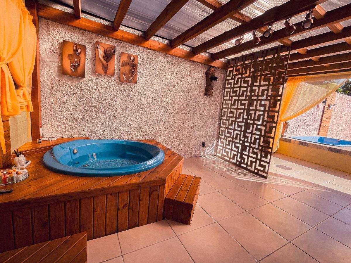 Magic house banheira de hidromassagem e piscina - B&B Rio Grande