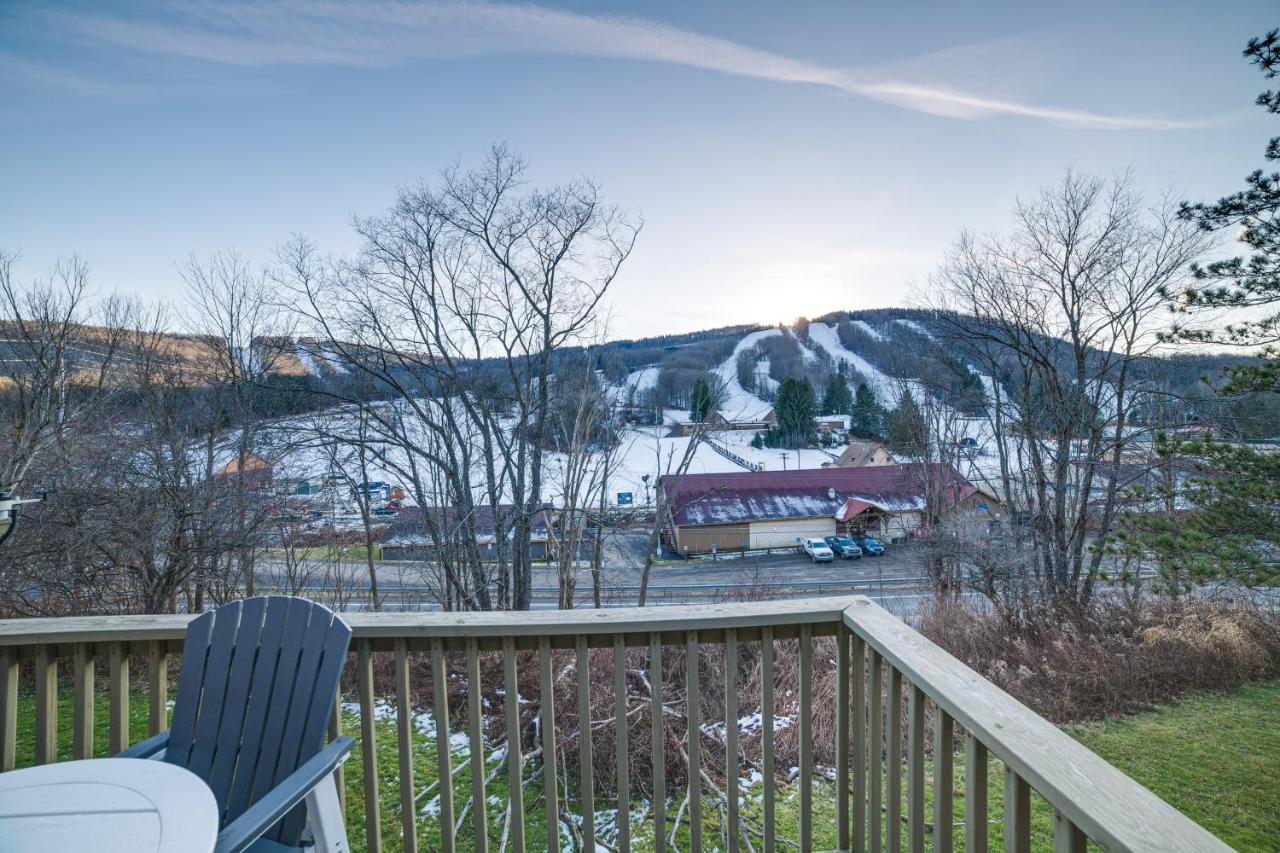 Chic Greek Peak Ski Resort Townhome with Balconies! - B&B Cortland