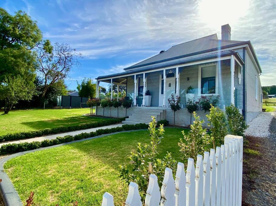 B&B Seppeltsfield - The Cottage at Seppeltsfield, Barossa Valley - Bed and Breakfast Seppeltsfield