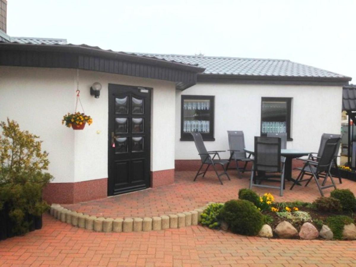 Bungalow mit Kamin in Ribnitz-Damgarten - Bed and Breakfast