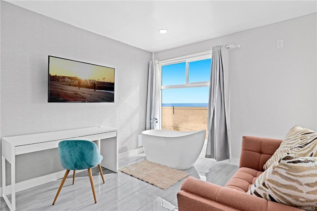 Studio Apartment with Sea View