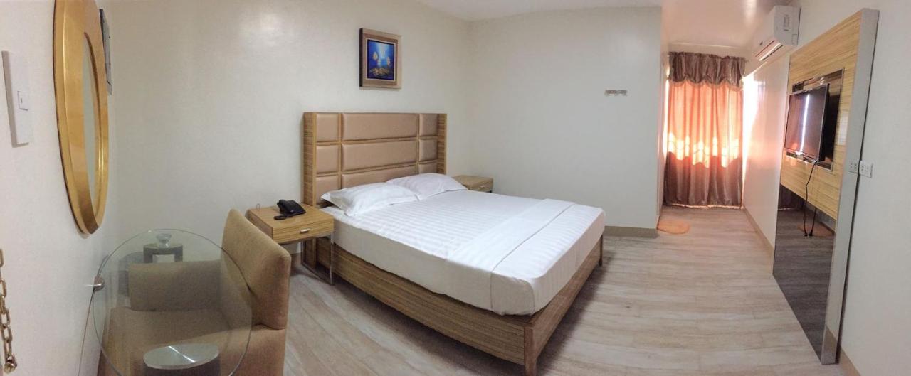 B&B Subusub - Meaco Royal Hotel - Valenzuela - Bed and Breakfast Subusub