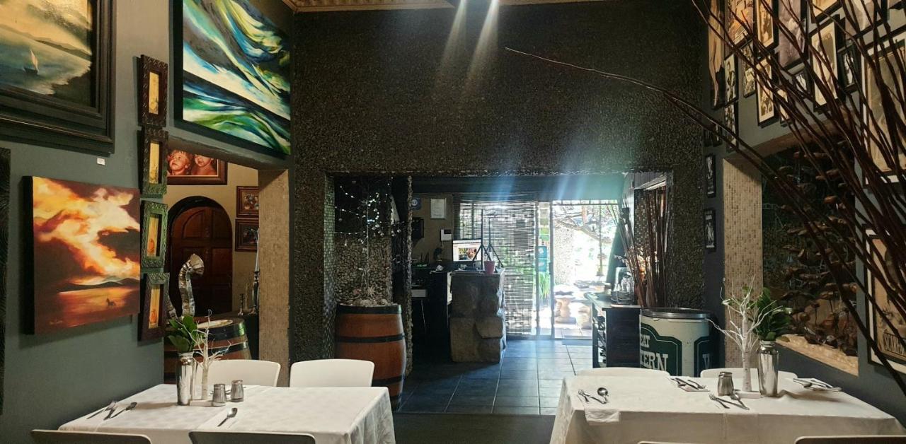 44 on Ennis Guest Lodge and Restaurant - - B&B Ermelo