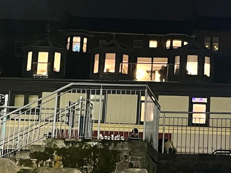 The Wheelhouse, Gourock - Bed and Breakfast