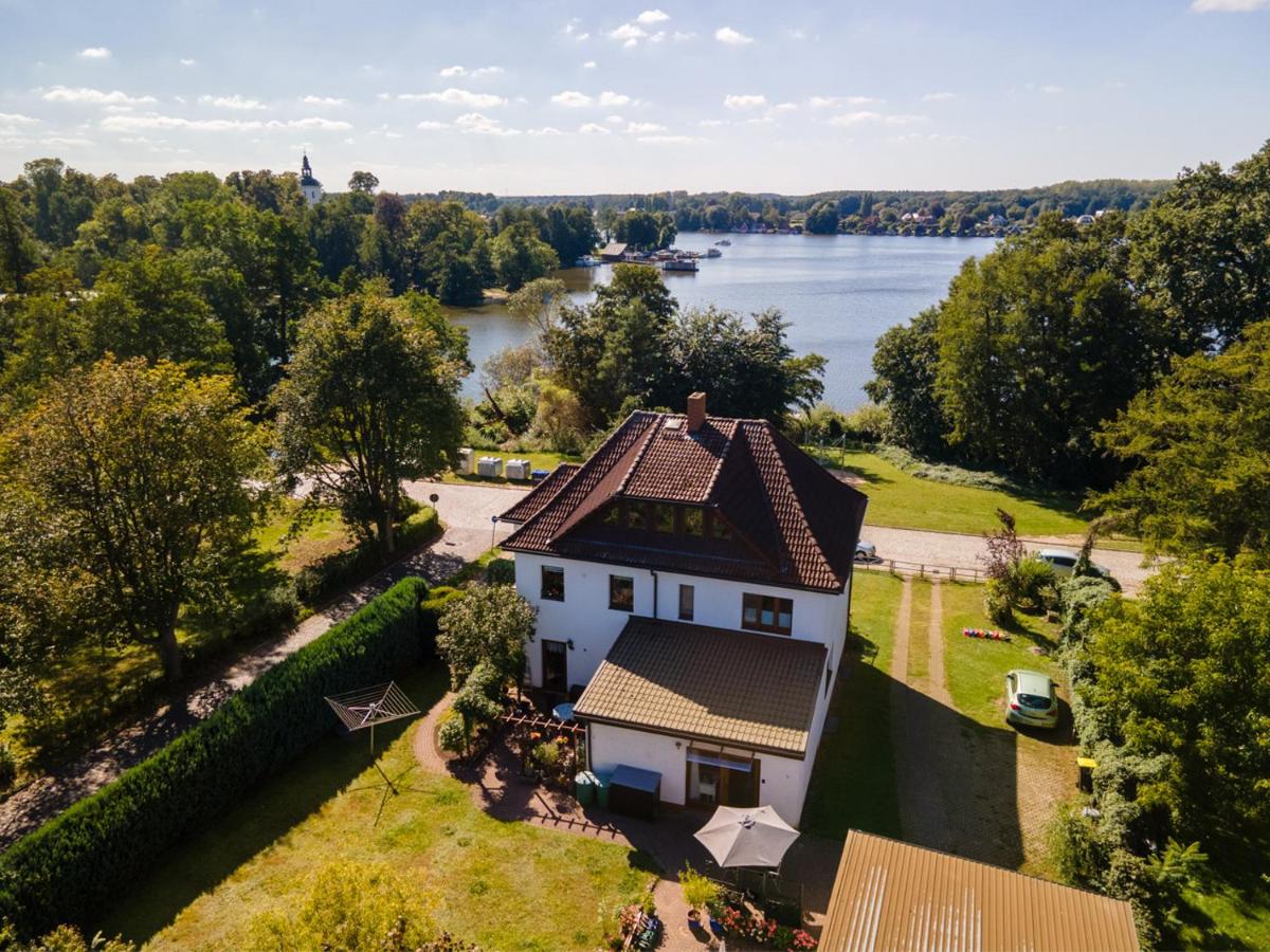 Apartment with Lake View