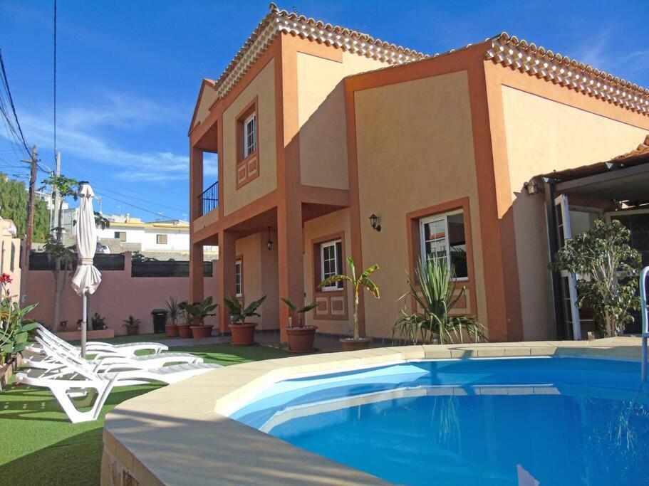 B&B Santa Cruz de Tenerife - Luxurious villa with private pool - Villa Jardín - Bed and Breakfast Santa Cruz de Tenerife