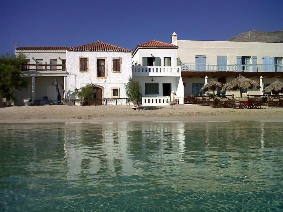 Fishermen Beach House - B&B