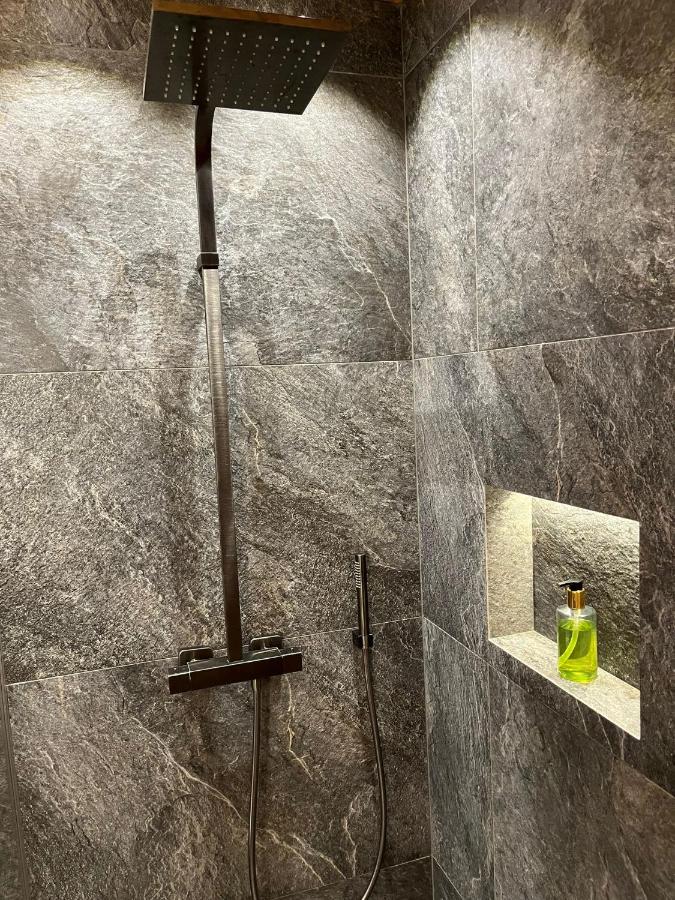 Appartamento con 2 Camere da Letto e Giardino 