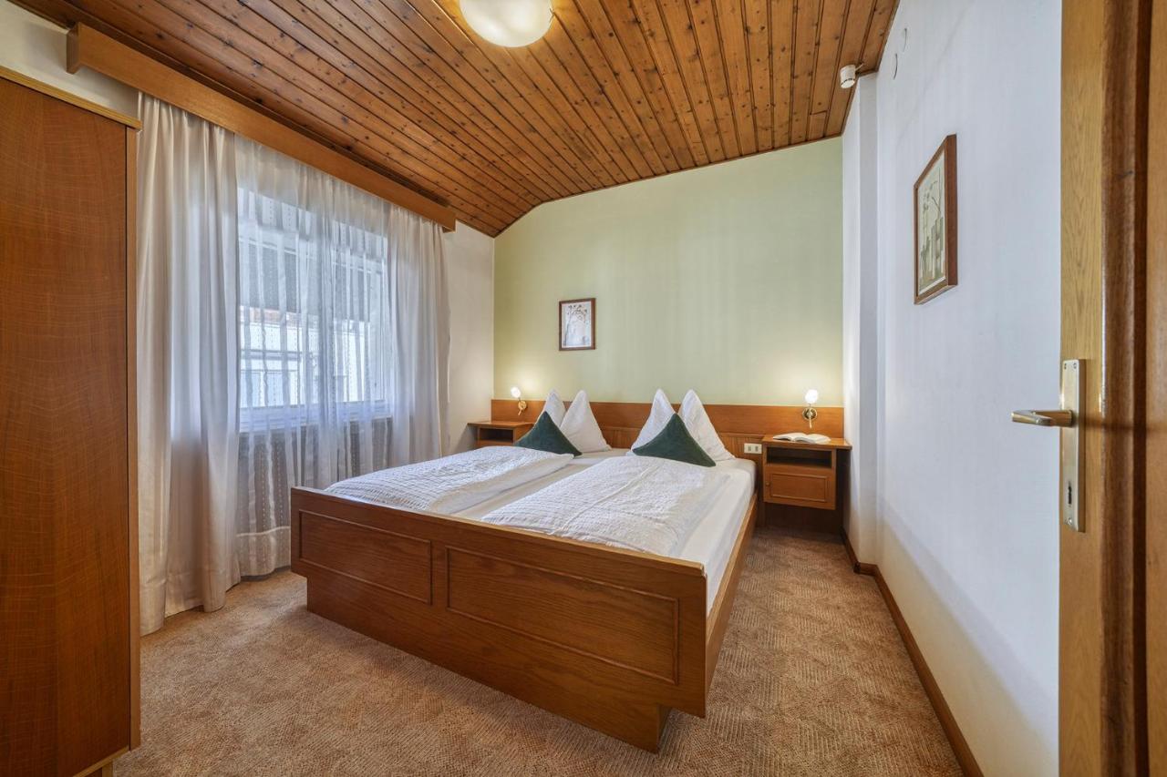 Apartment mit Poolblick