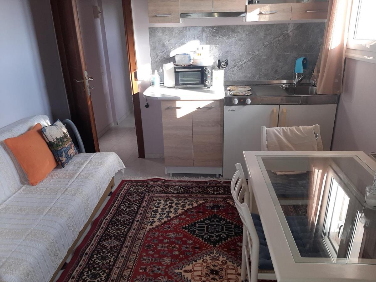 Suburbs Georgia's loft in country side 15' from the Airport - B&B Paianía