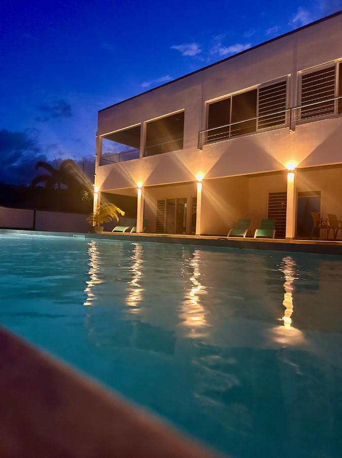 Pension Irivai appartement "Uparu" 1 chambre bord de mer - Chambres d’hôtes Uturoa