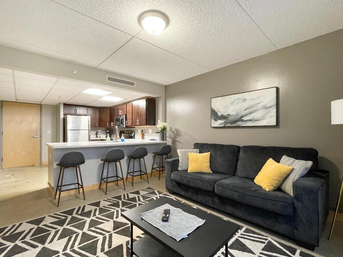 2 Br Short Uber To Dtwn Nightliferestaurants - B&B